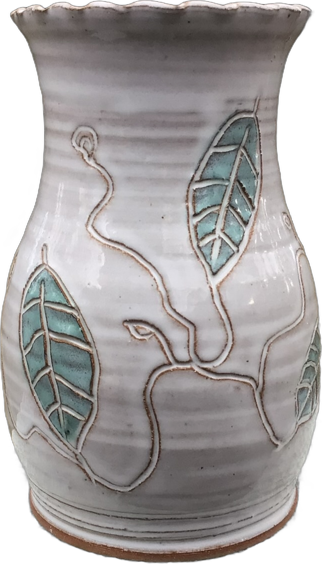 The leaves and vines vase with its scalloped rim